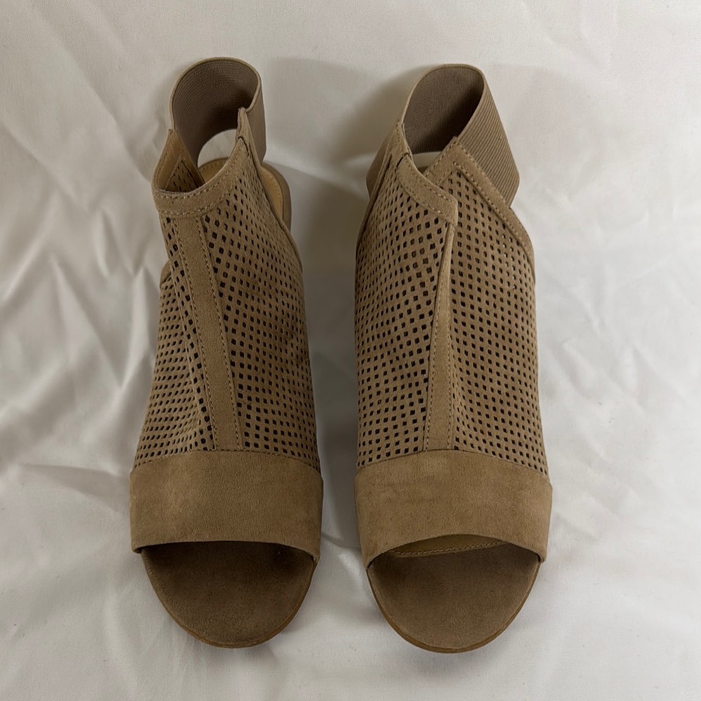 Women's Tan Peep-Toe Sandals